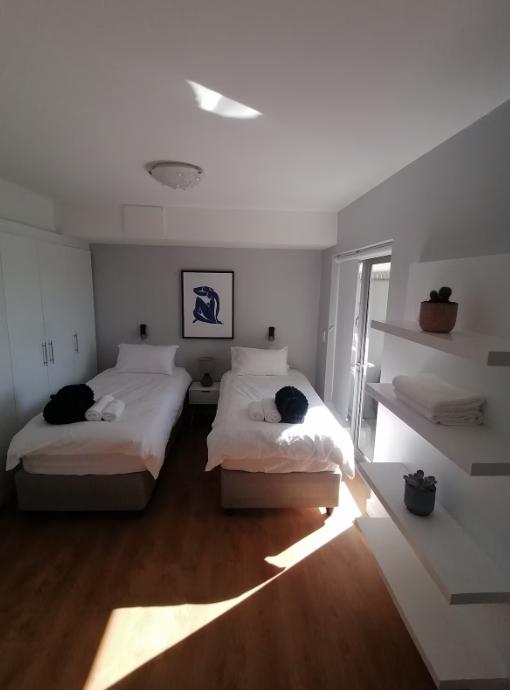 To Let 2 Bedroom Property for Rent in Dolphin Beach Western Cape